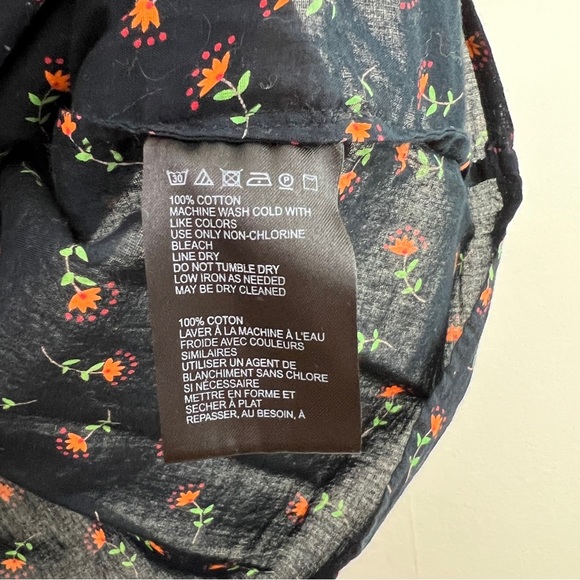 Urban Outfitters Dark Floral Print Cotton Blouse V-Neck Cinched Sleeves Medium - Picture 7 of 9